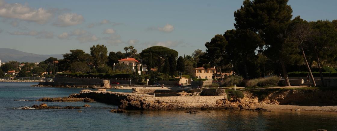 A SCENTED ODYSSEY THROUGH CAP D'ANTIBES