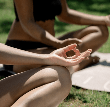 YOGA & BREAKFAST DANS LES JARDINS DE VILLA MIRAÉ